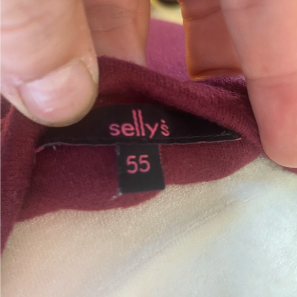 Selly’s Women’s Small Maroon and Cream Sweater - Picture 4 of 5